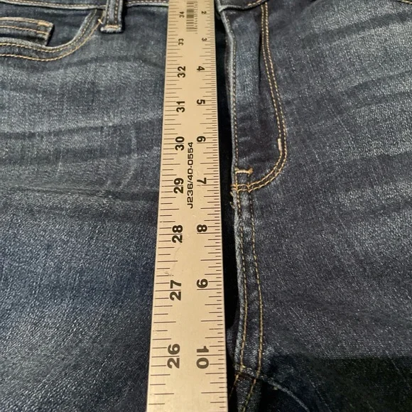 Judy Blue Jeans Womens 9 / 29 Boyfriend Fit Los Angeles Distressed Ripped Denim - Picture 9 of 13